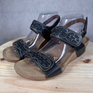 Clarks Bendables Wedge Sandals Womens 8.5 Black Leather Good Comfort Strappy